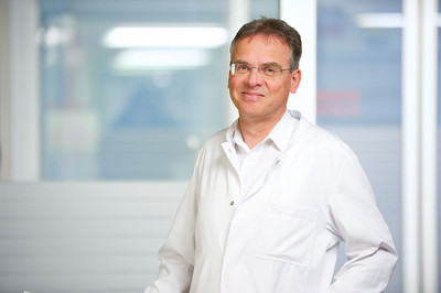 Dr. Gerhard Lehrbach, Chefarzt des Instituts für Anästhesie und Operative Intensivmedizin, verabschiedet sich in den Ruhestand.