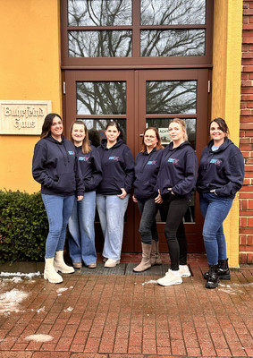 Katharina Obenauf (2.v.r.) freut sich mit dem Orga-Team auf zahlreiche Besucher bei der Erstauflage der Jobmesse „Nightshift X“ im Diakonieklinikum.